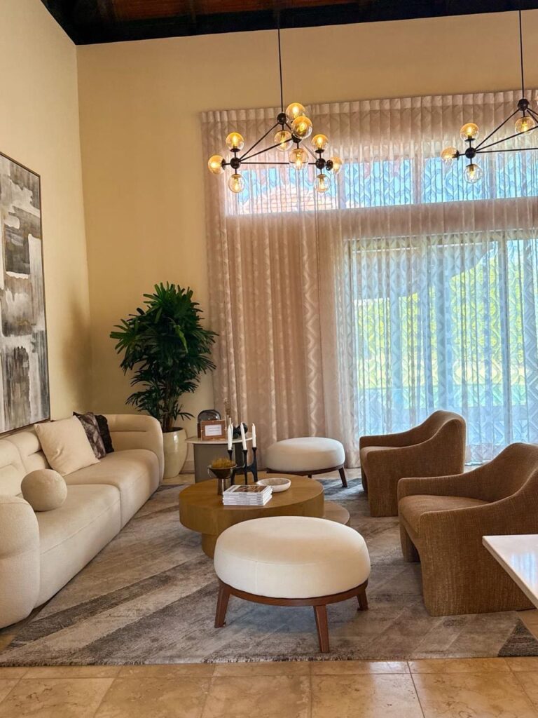 102edfdf-1196-4020-a55d-9a0de0612f80