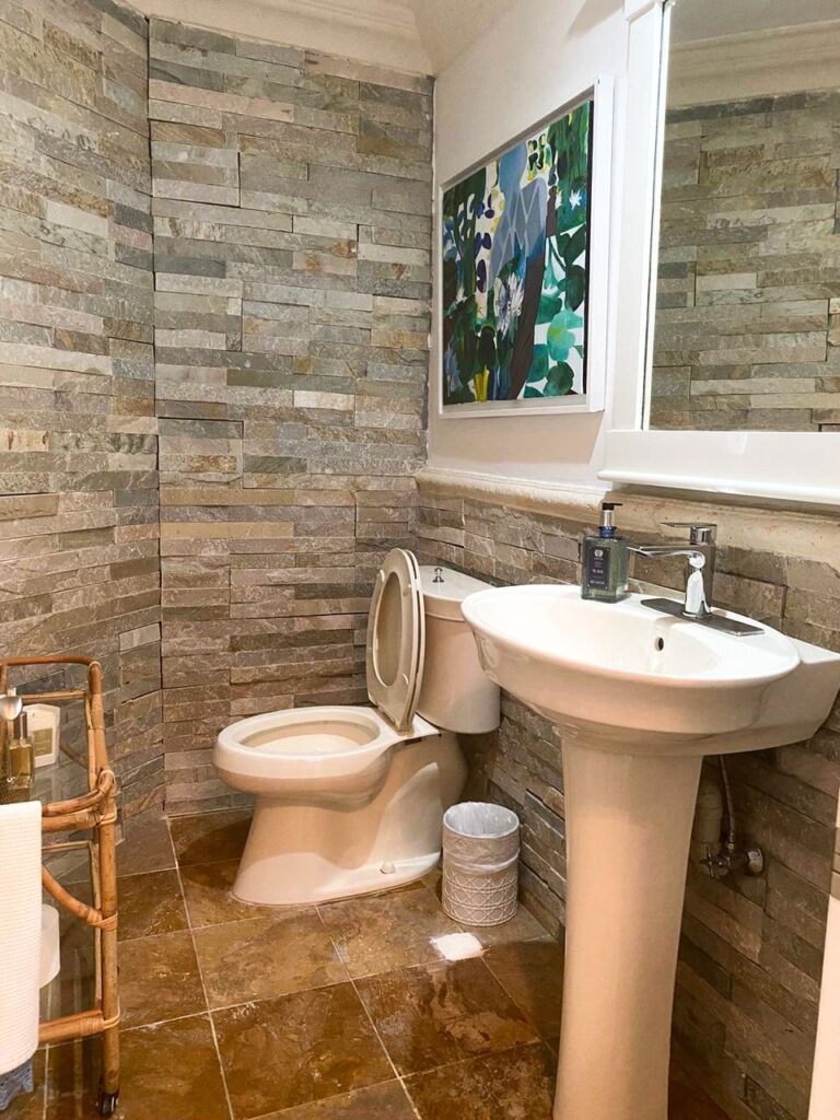 10ea4886-e36f-4fa1-8f2e-d806240673ae-1