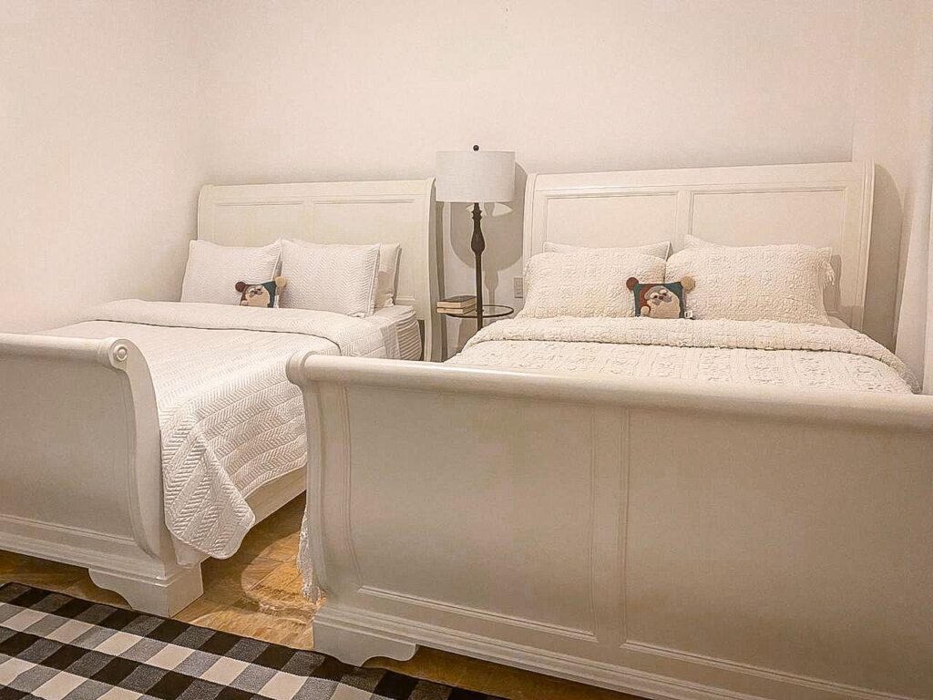 25539e15-85d8-4fb1-85a9-e3cb1dd5ef73-1