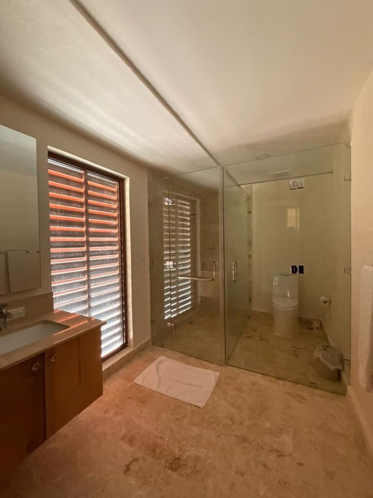 b7ff4b76-ca59-4c13-9bbe-8b1507f49b8d