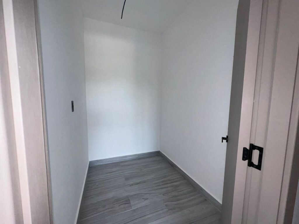 c7b3380e-21f9-4f8a-adc0-ef40ae3972d4