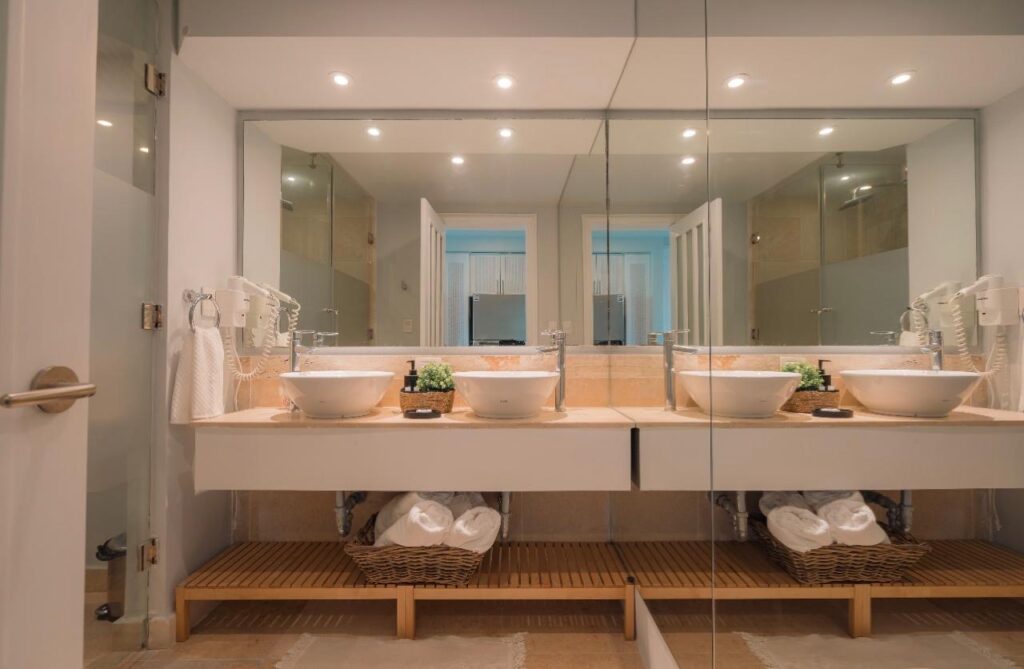 e7f281fd-bb0c-43f9-a011-cd3705a1eccd-1