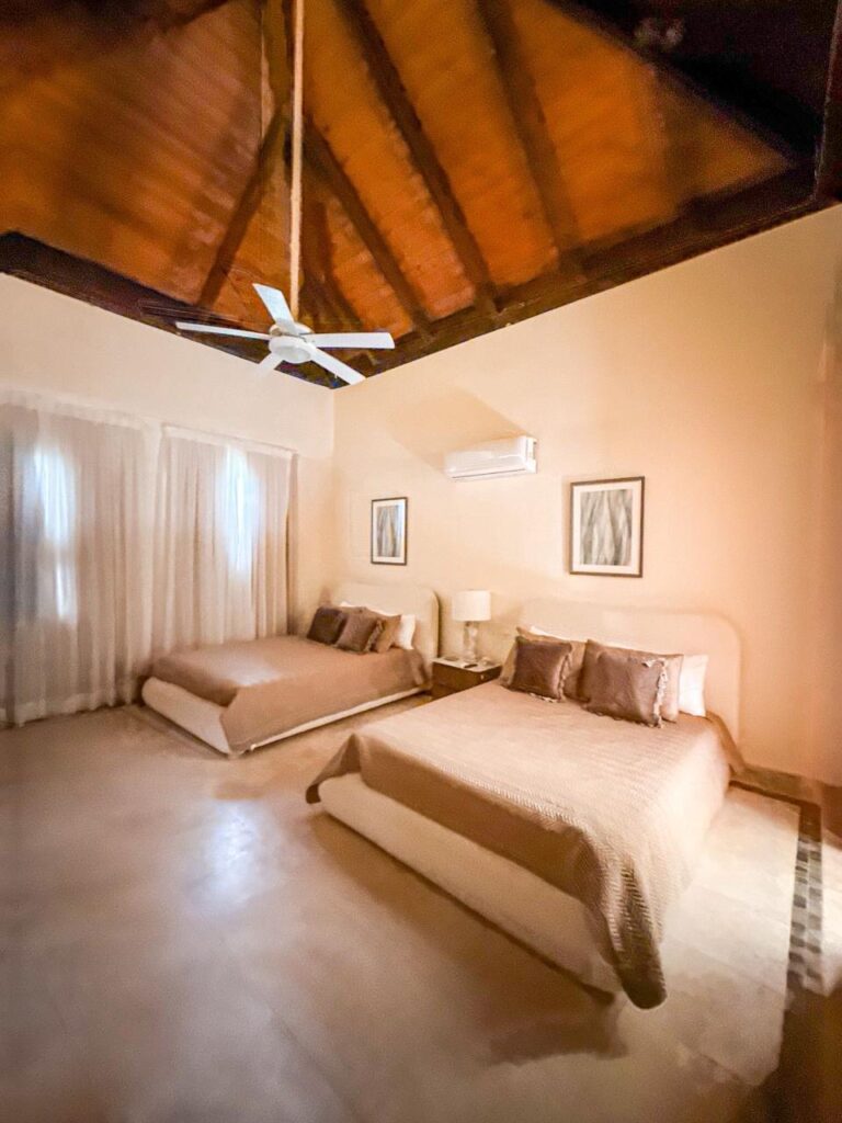 fd6cb917-1420-4ca7-8497-26fbcd23f32b