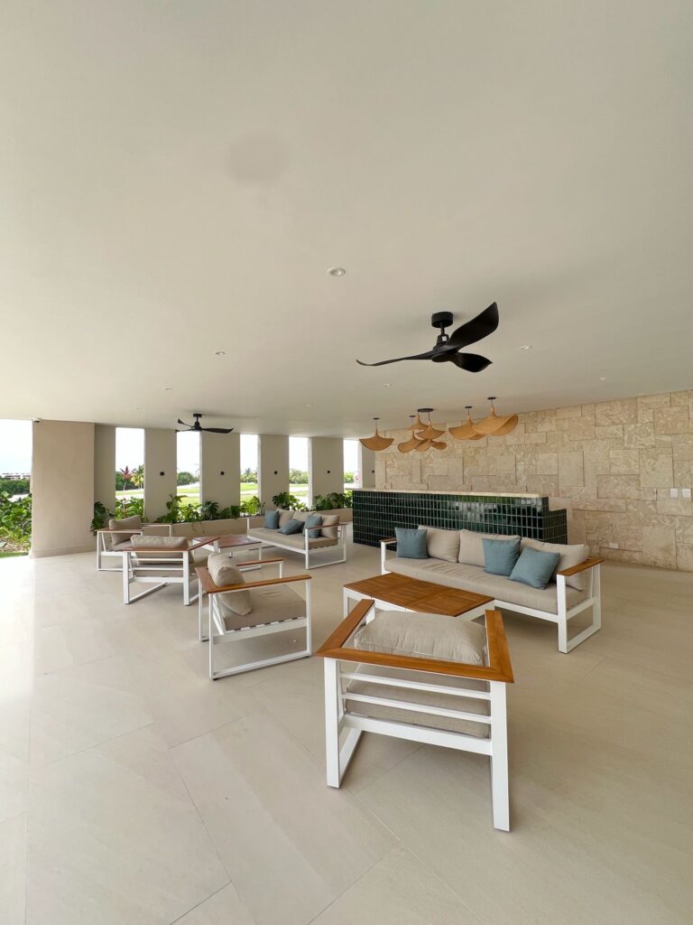 4BF21D57-510C-4DA7-8028-D67234ED061B-1