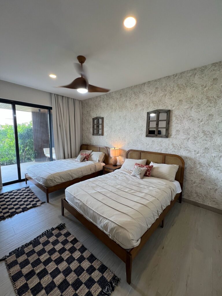 AE61FD2A-1391-4E20-A460-C6F4FF7CC2BC