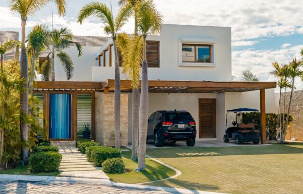 Home 6da41a4d-06b8-4b4a-8a94-712c2011682e